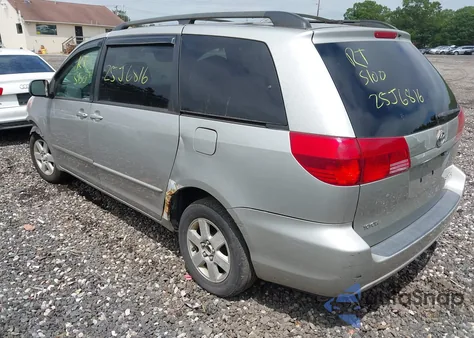 2004 Toyota Sienna Le z USA, uszkodzony, nr VIN 5TDBA23CX4S002591